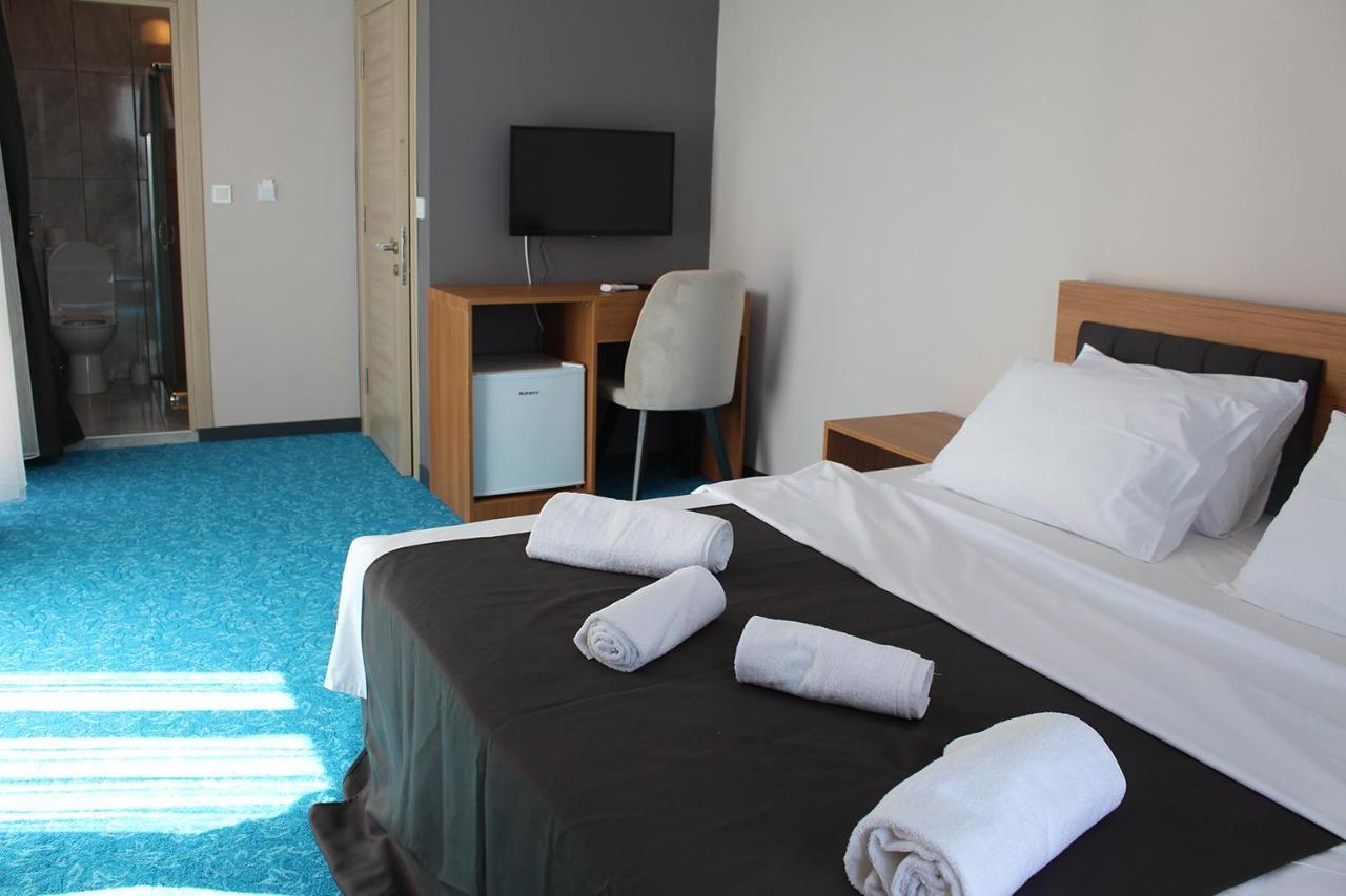 Silver Continent Hostel Silivri Exterior photo